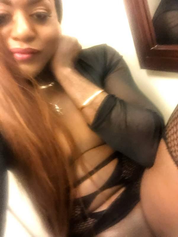 escort photo 0